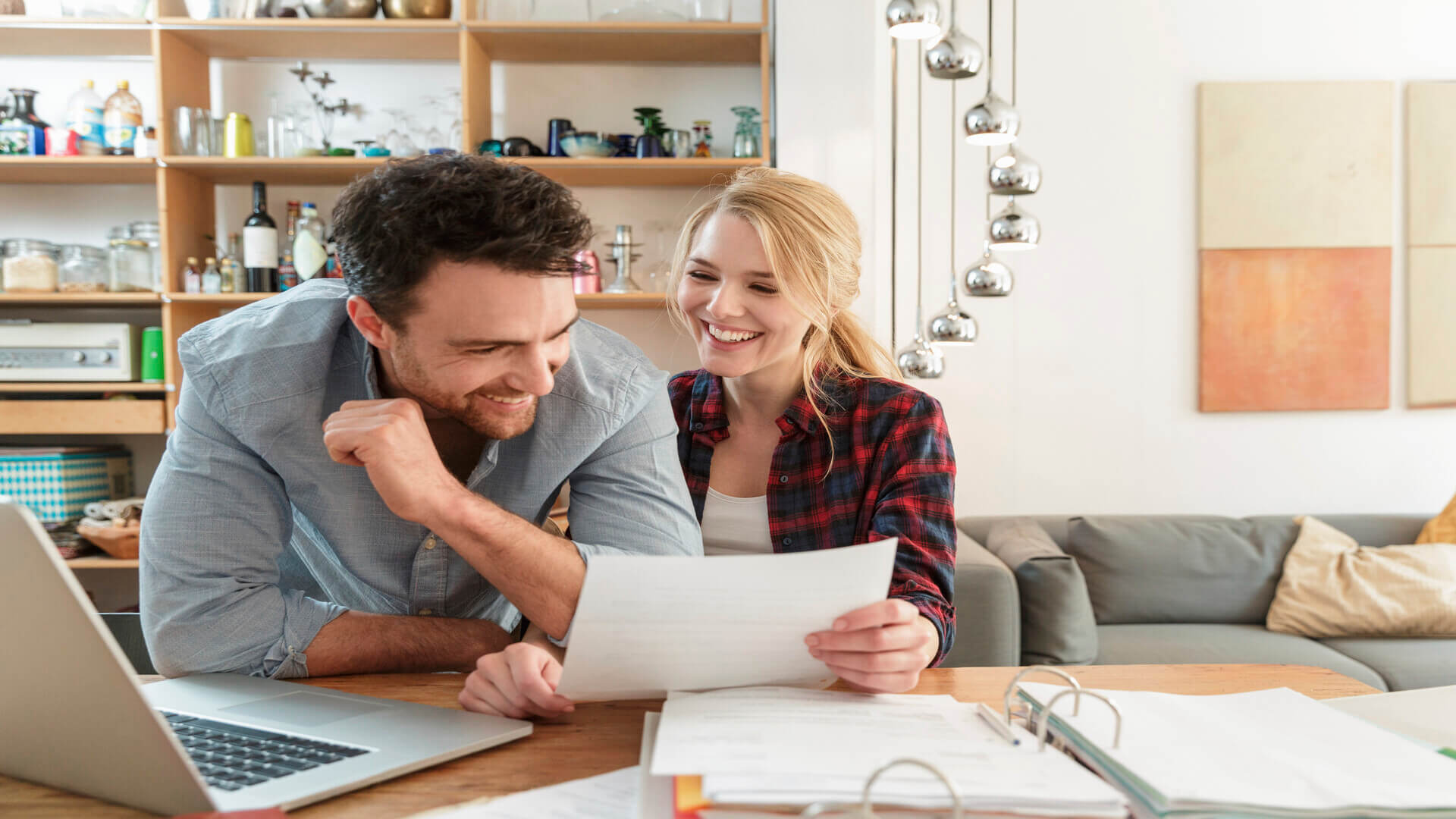 Perth homeowners reviewing bridging loan strategy to buy before selling their current property